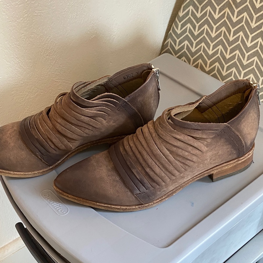 Free People Brown Leather Women’s Boots like new